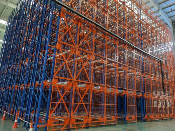 Warehouse Intelligent Storage Four-Way Shuttle System.