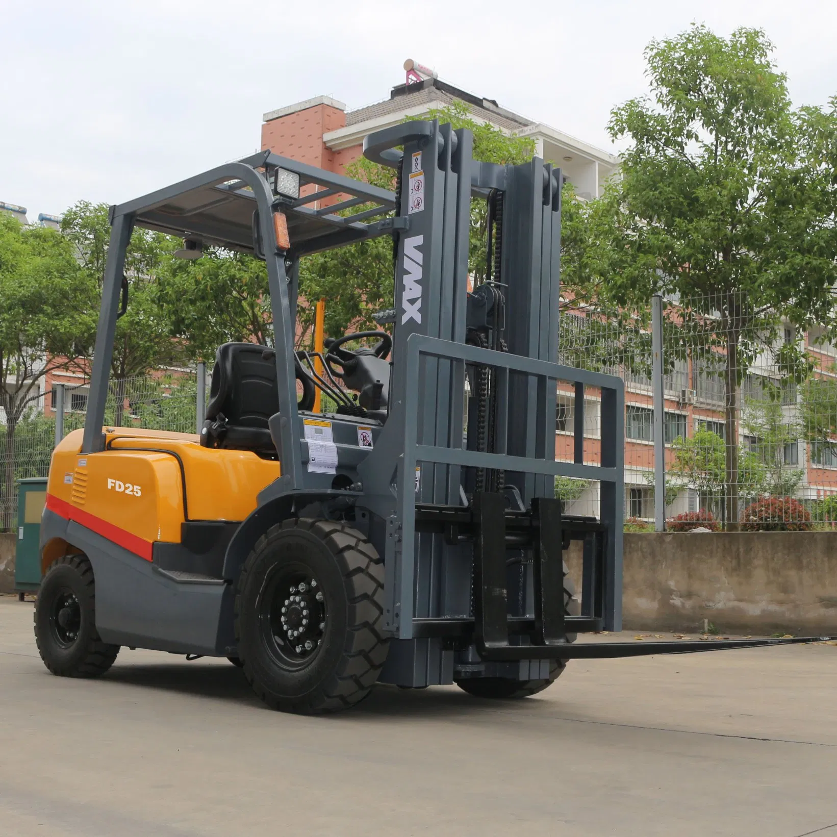 Shanghai Vmax Safe 2.5ton 3ton 3.5ton 4ton Diesel Forklift Truck, The Whole Process of Cargo Handling Guard