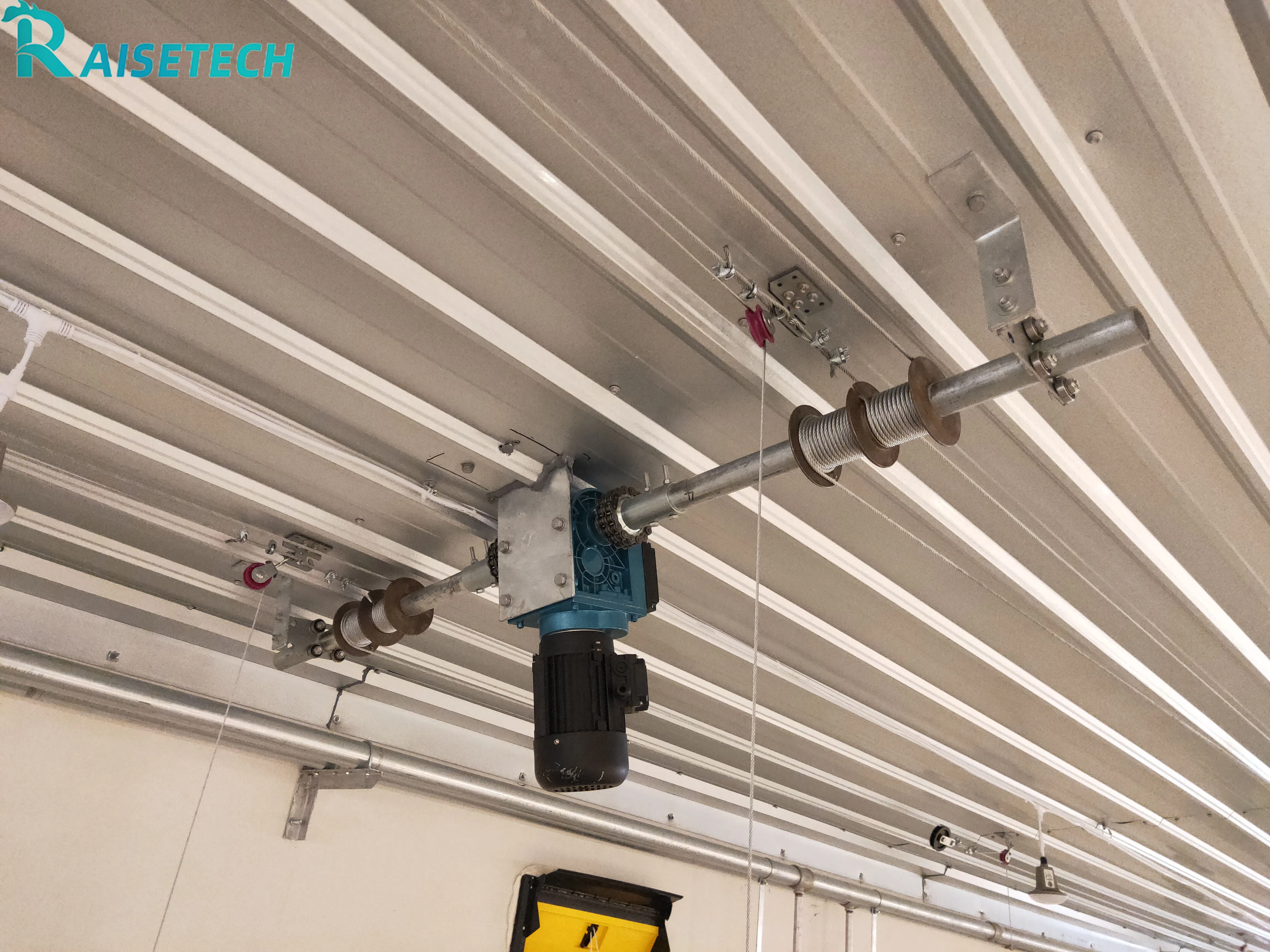 Reliable Chain Feeding for Chicken Breeders - CE/ISO 45001 Certified