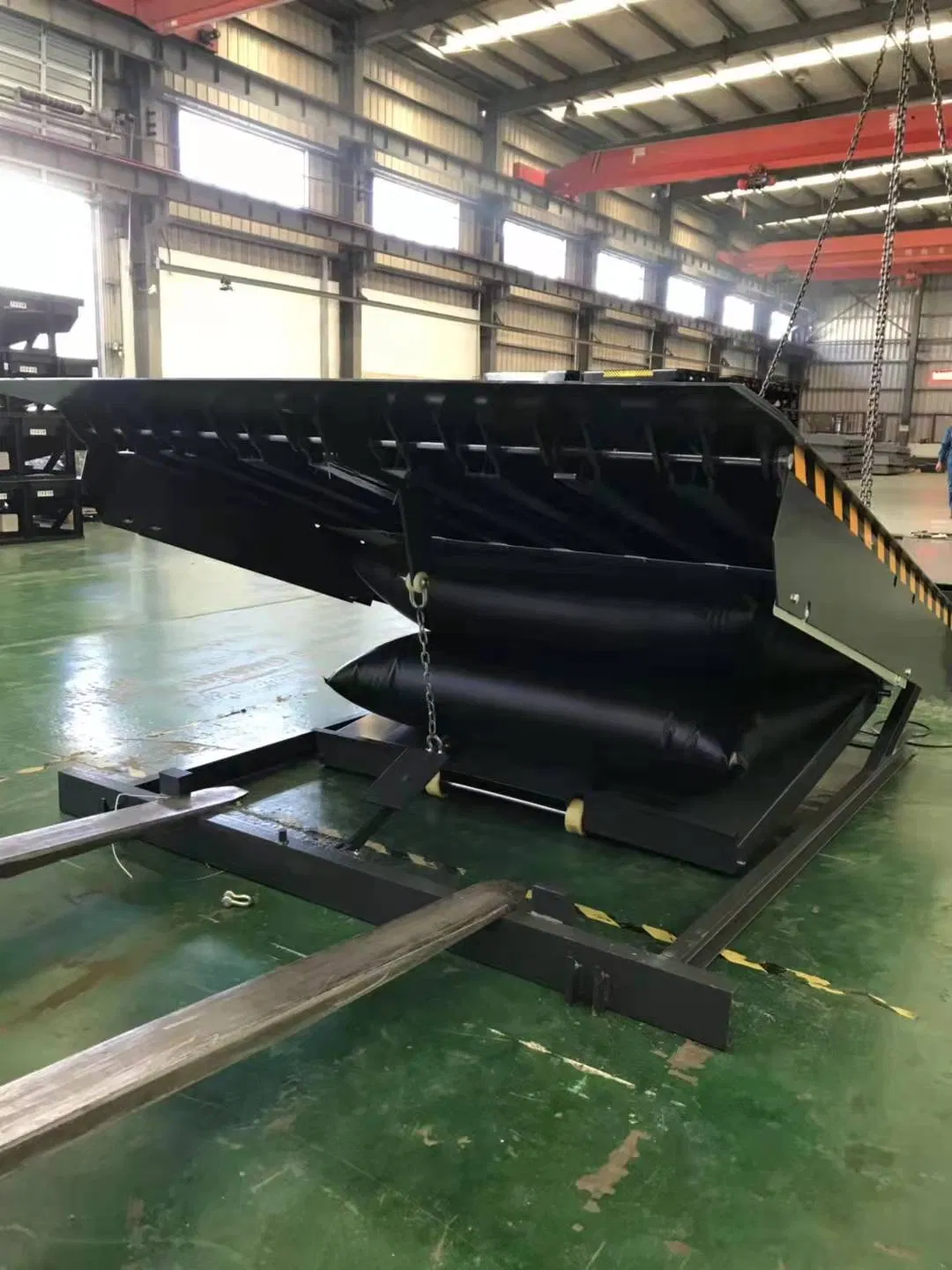 Logistics Adjustable Automatic Stationary Warehouse Loading Ramp Bay Dock Leveler Lifting Equipment