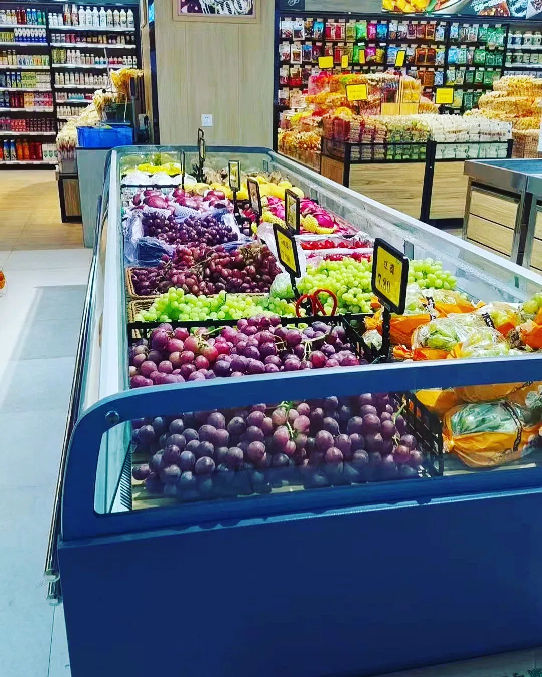 Junrun Commercial Cold Chain Refrigeration Equipment Plug in Upright Chiller Deli Meat Hshg Qingdao Factory Display Case Vegetables Fruits Serve-Over Counter