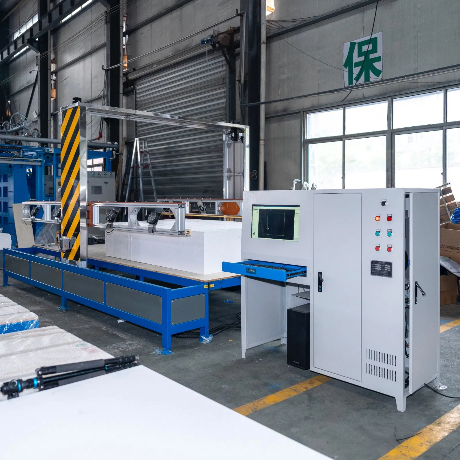 Portable EPS CNC 2D Cutting Equipment with LED Workspace Lighting and Emergency Stop Functionality