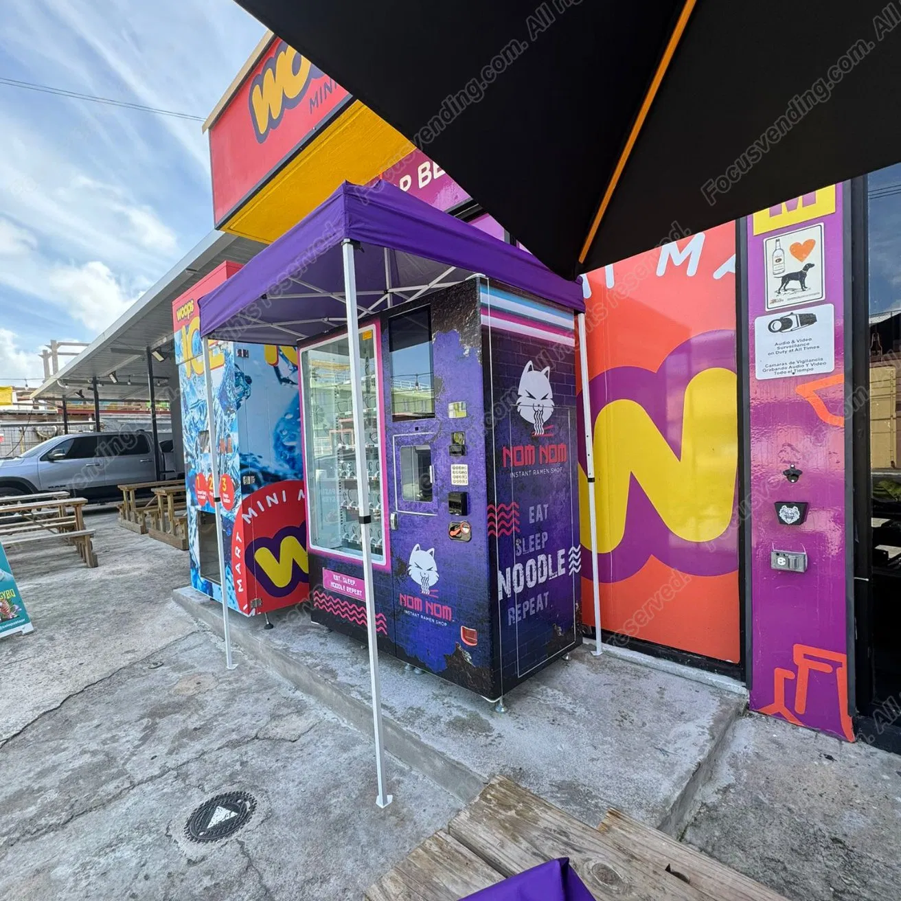 21.5-Inch Commercial Noodle Vending System with Heated Water