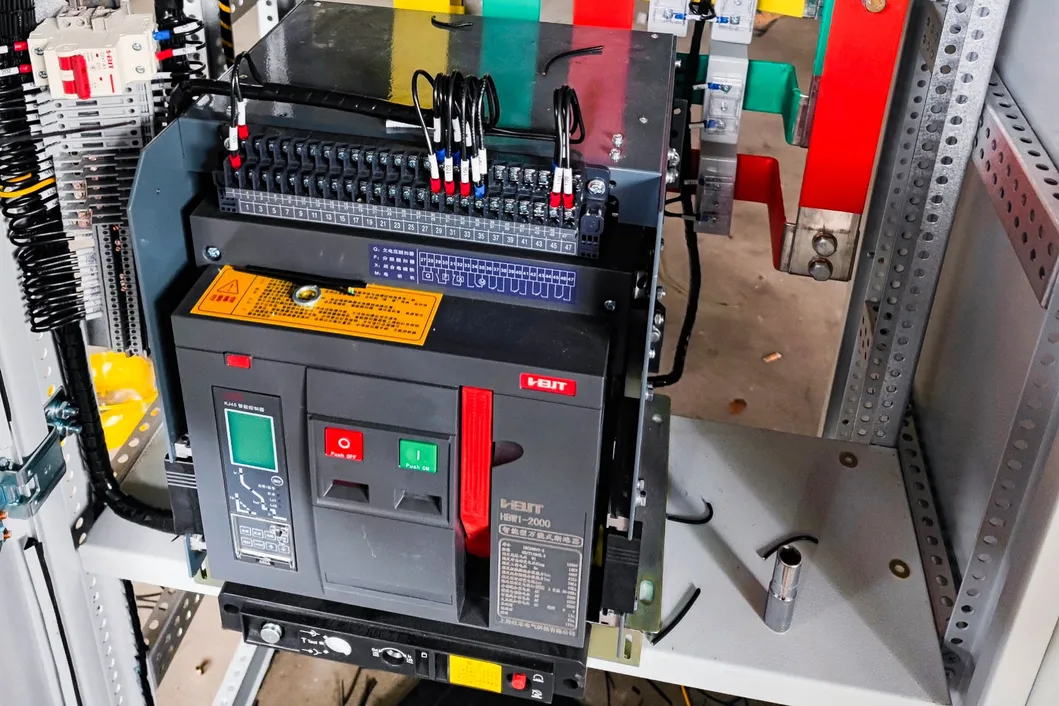 Frame type circuit breaker