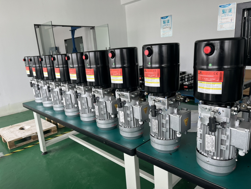 Hydraulic Cylinder Double Acting Pneumatic Oil Jack Extension Retraction Iron Material Hydraulic Tools for Lifting and Handling