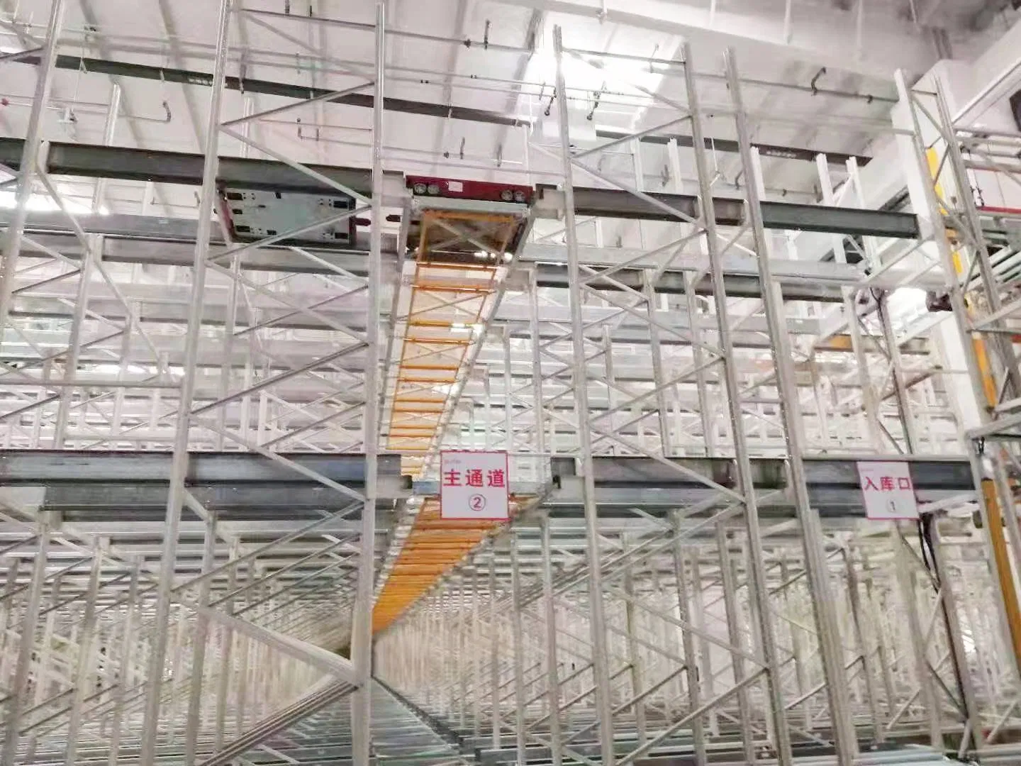 Warehouse Intelligent Storage Four-Way Shuttle System.