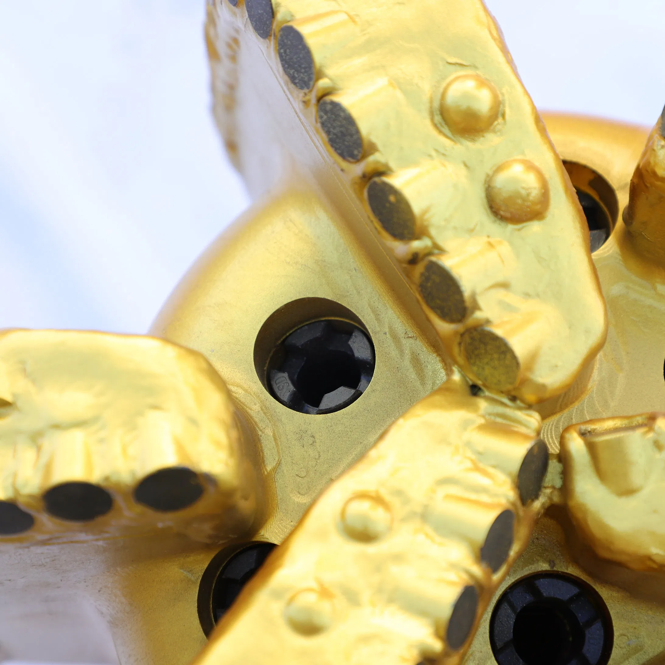 Customised 17 1/2"Drilling Bits for Different Tooth Shapes According of The Stratigraphic Conditions.