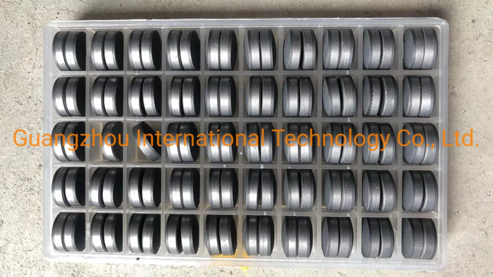 Pearldrill Cutting Tool Diamond PDC Insert Flat Surface Half Moon 1304 PDC Diamond Cutter