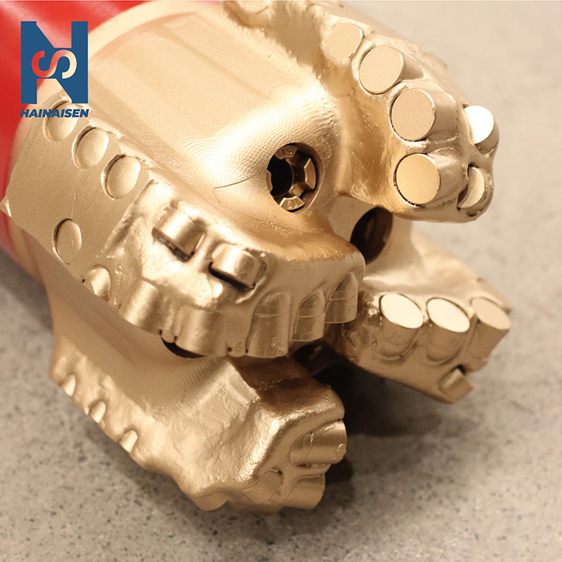 8-1/2"PDC Drill Bit Anti-Sticking High Slag Removal 2.5X Wear Self-Made Cutters 8300m