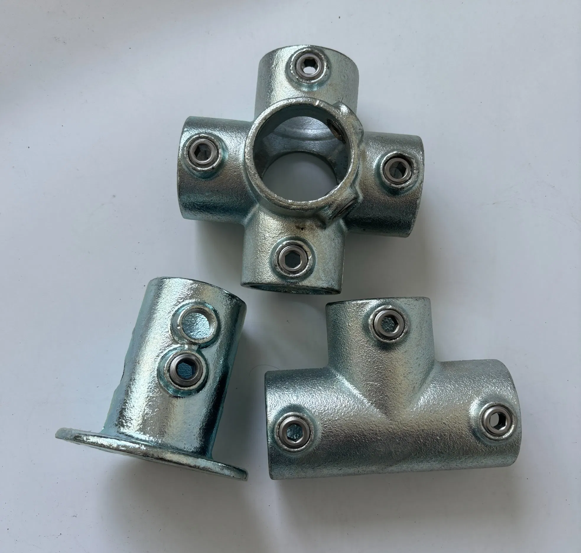 Galvanized Pipe Handrail Fitting Butt Weld Key Clamp Malleable Iron Elbow Fitting