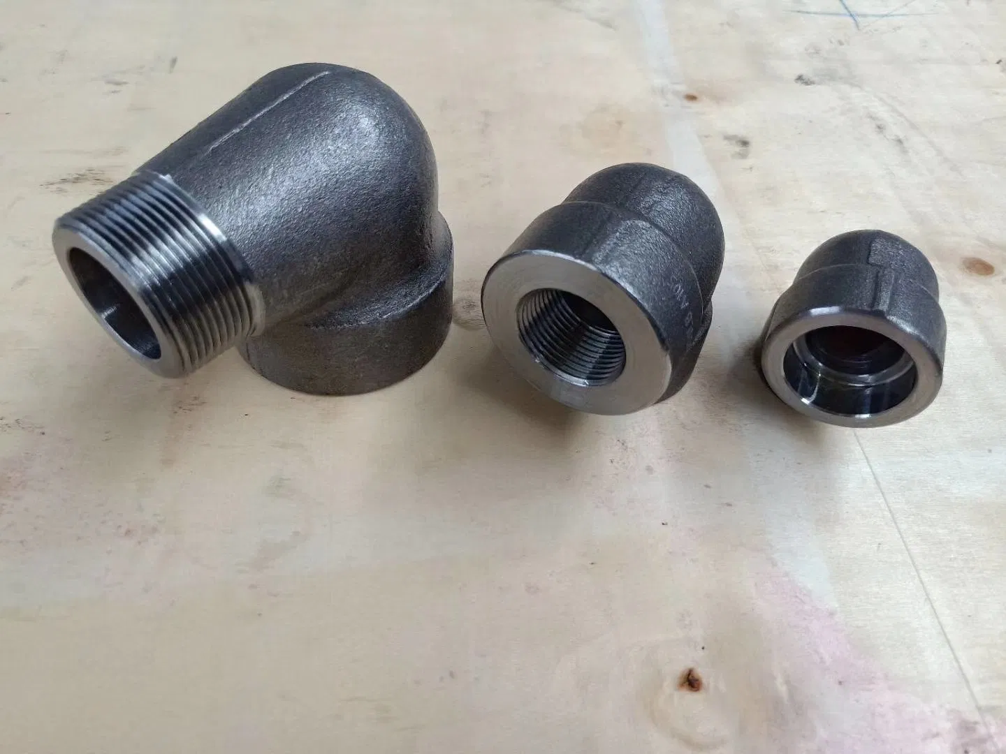 Carbon Steel A105 Socket Weld/Threaded Welded 3000#/6000#/9000# Forged Pipe Fittings