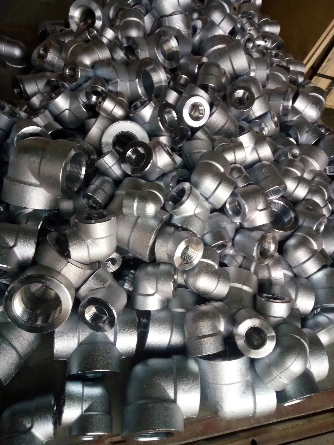 ANSI B16.11 Carbon Steel SA/A105 3000lbs/6000lbs NPT Threaded Thread/Socket Weld/Welding Forged Pipe Fittings