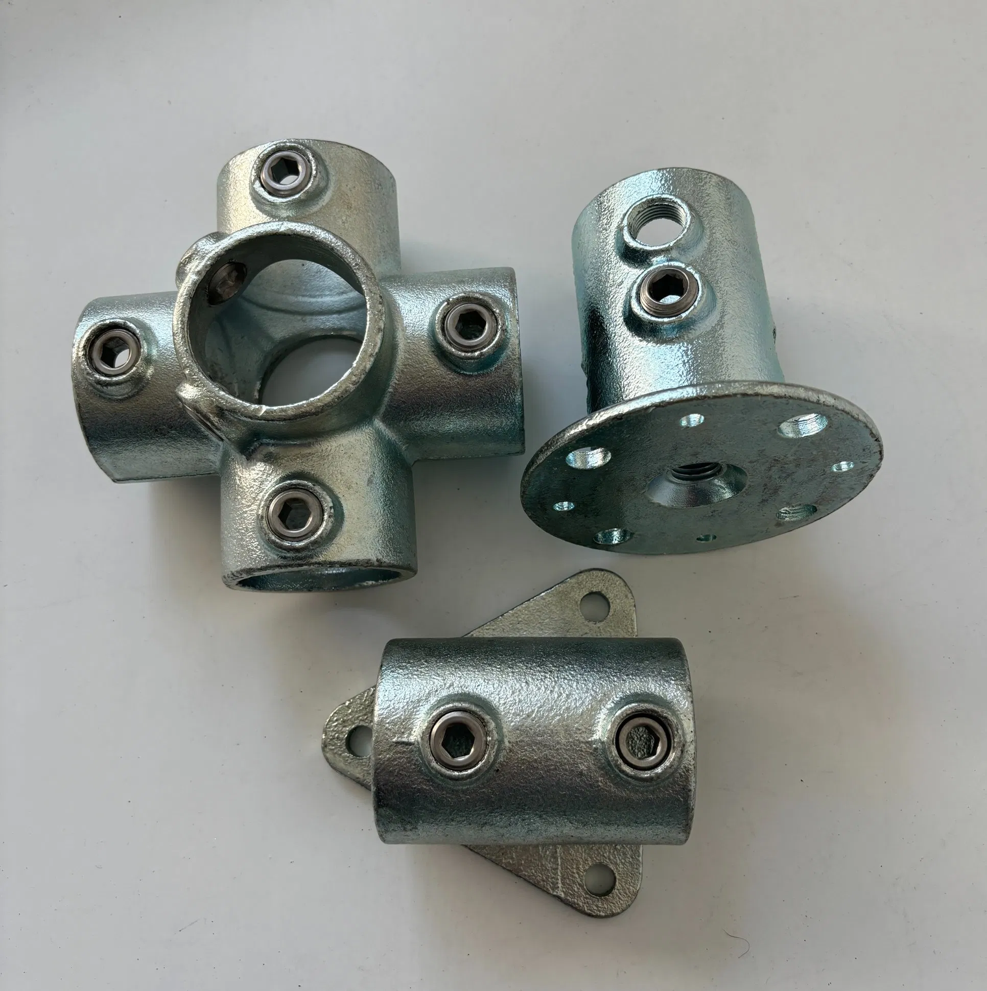 Galvanized Pipe Handrail Fitting Butt Weld Key Clamp Malleable Iron Elbow Fitting