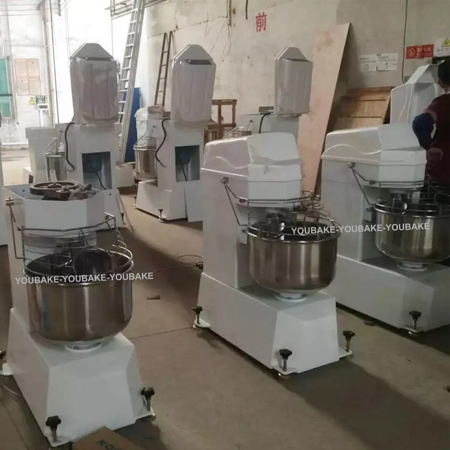 آلة خلط العجين متعددة الوظائف أوتوماتيكية بالكامل 10L 20L 30L 40L 50L 60L 80L سعر