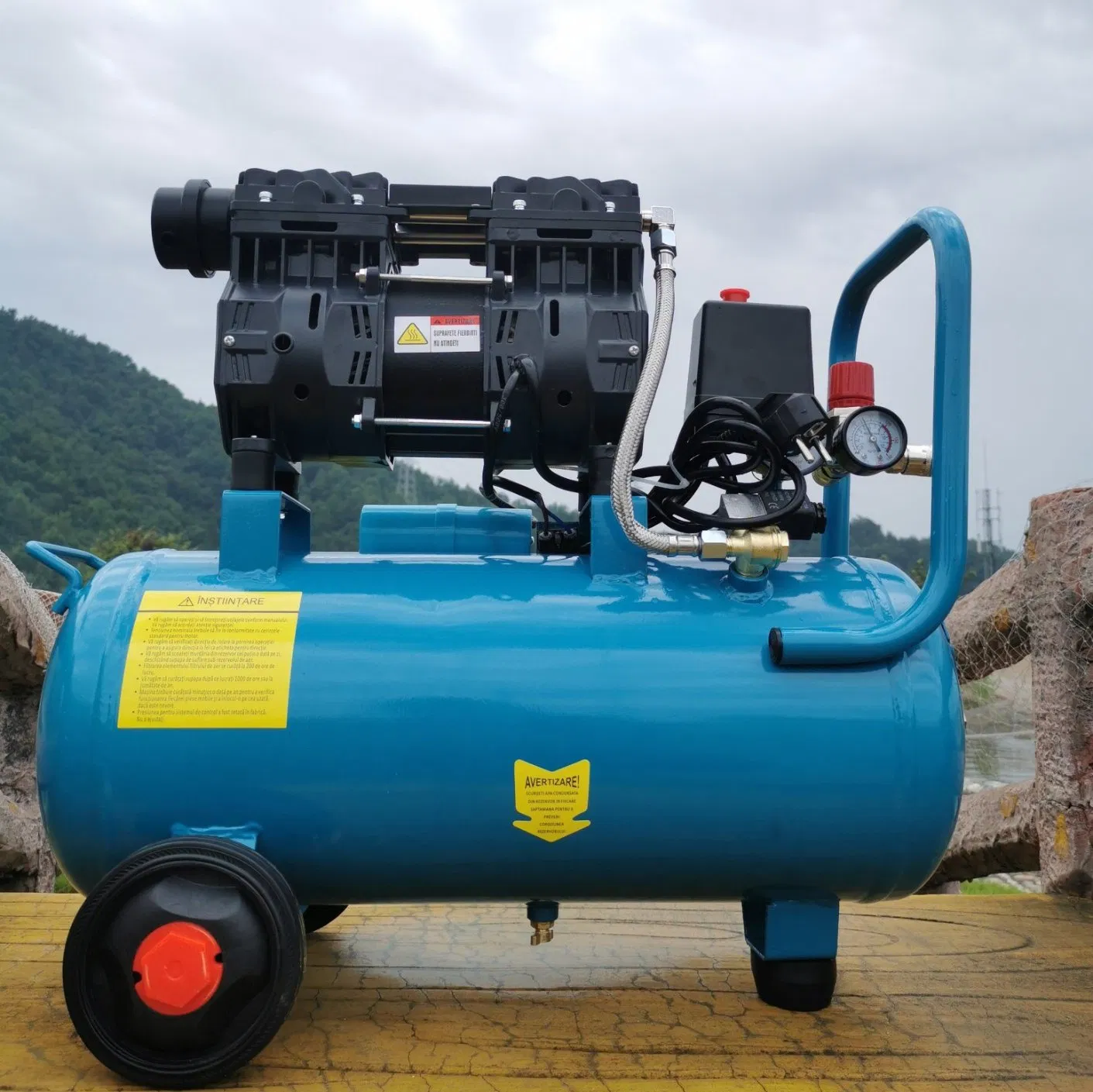 Xinya Portable Oilfree Kompresor Manufacturer Small Oil Free Mini Air Compressor Food Medical Dental Silent Oilless Air Compressor