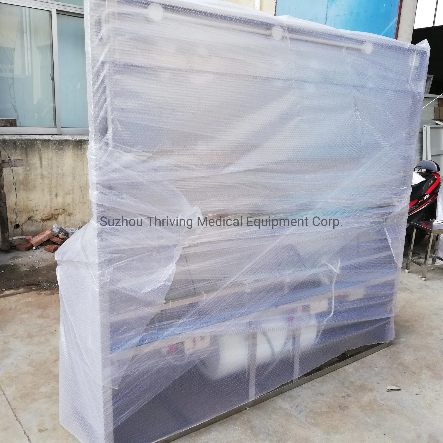 Medical 304 Stainless Steel Surgical Scrub Sink with Foot Pedal Sensored Taps for Three Person