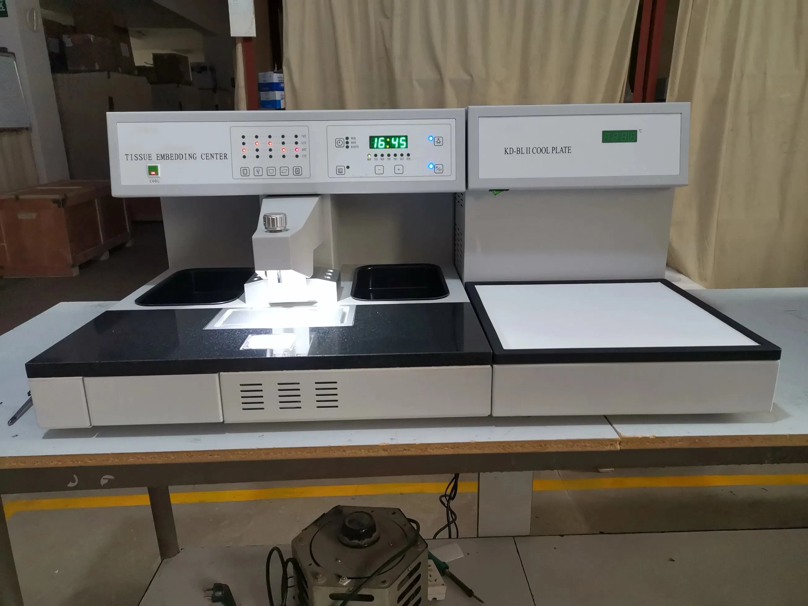 Tissue Embedding Cooling System Displayed Using Color-Changing LEDs