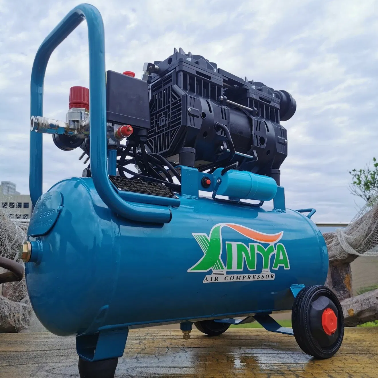 Xinya Portable Oilfree Kompresor Manufacturer Small Oil Free Mini Air Compressor Food Medical Dental Silent Oilless Air Compressor