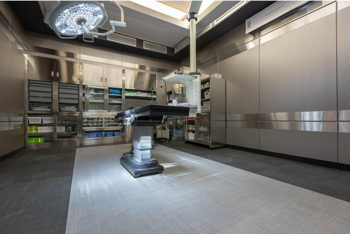 Operating Room Cleaning&Disinfection Stainless Steel Equipment Medical Hospital Sink Cabinet with Hands-Free Drain, Custom for Surgical Scrub and Infusion Rooms