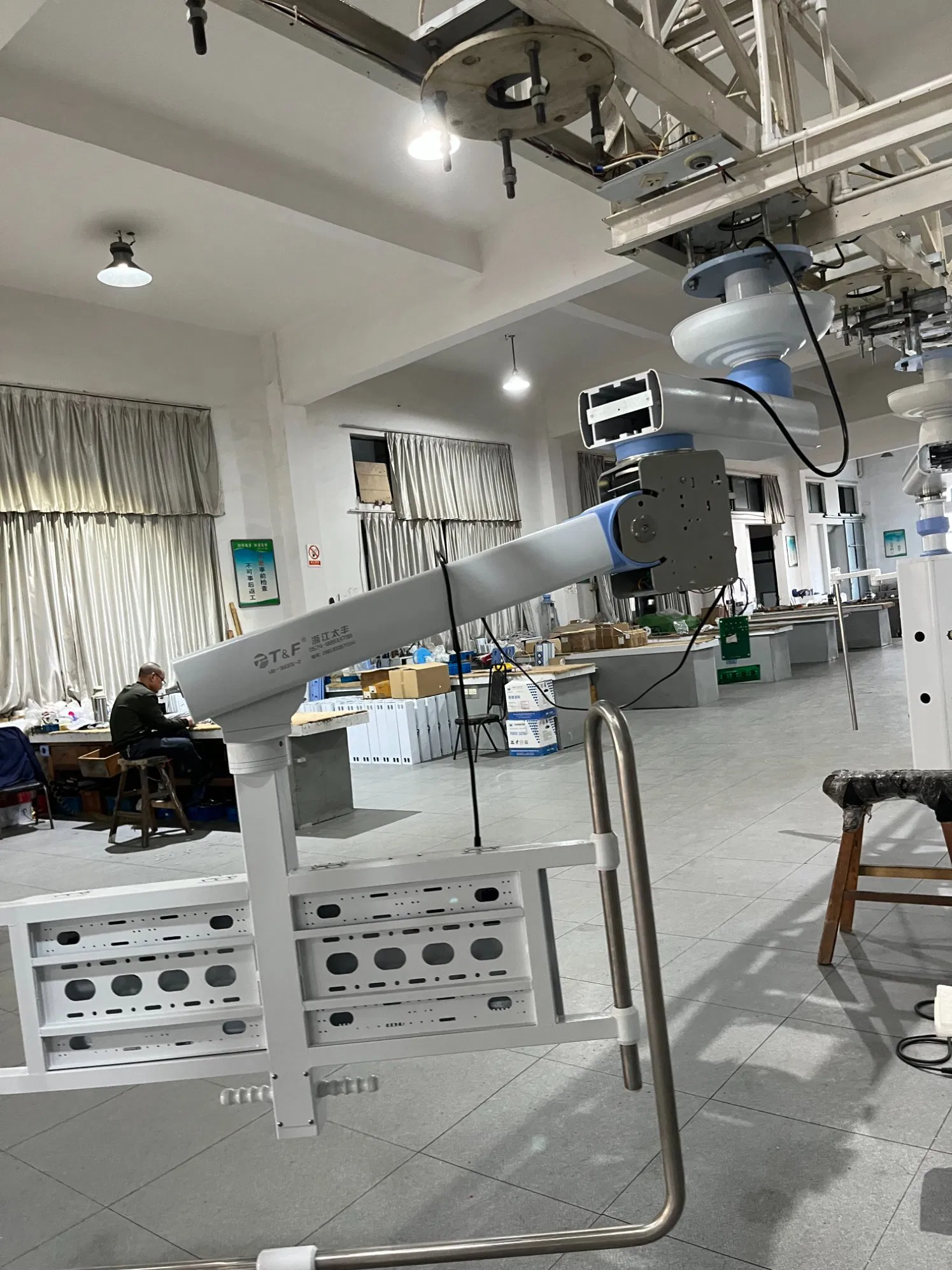 Factory Price Hospital Operating Room Equipment Surgery Endoscopy Ceiling Medical Gas Pendants Bridge ICU Operation Room
