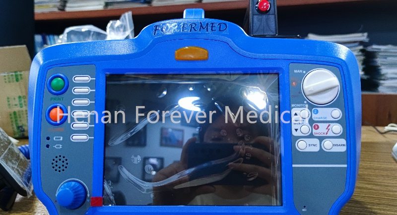 Aed External Defibrillator Desfibrilador Yj-D9000 Automated External Defibrillator Monitor Medical