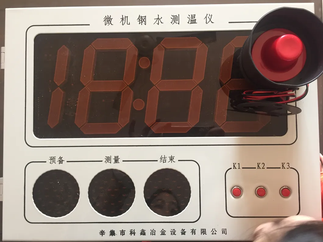 Dispositivo para medir la temperatura del metal fundido