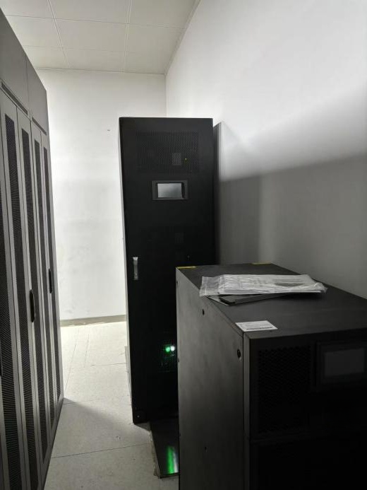 42U UPS with LiFePO4 Lithium-ion Battery Battery Backup UPS for Computer SOCOMEC VERTIV Industrial UPS UPS Battery Backup