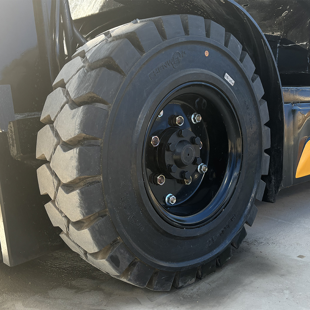 Hot Sale High-Capacity 2 2.5 3 3.5 Ton Battery Electric Forklift With Attachments Cheap Price Farm Use For Restaurant Industries
