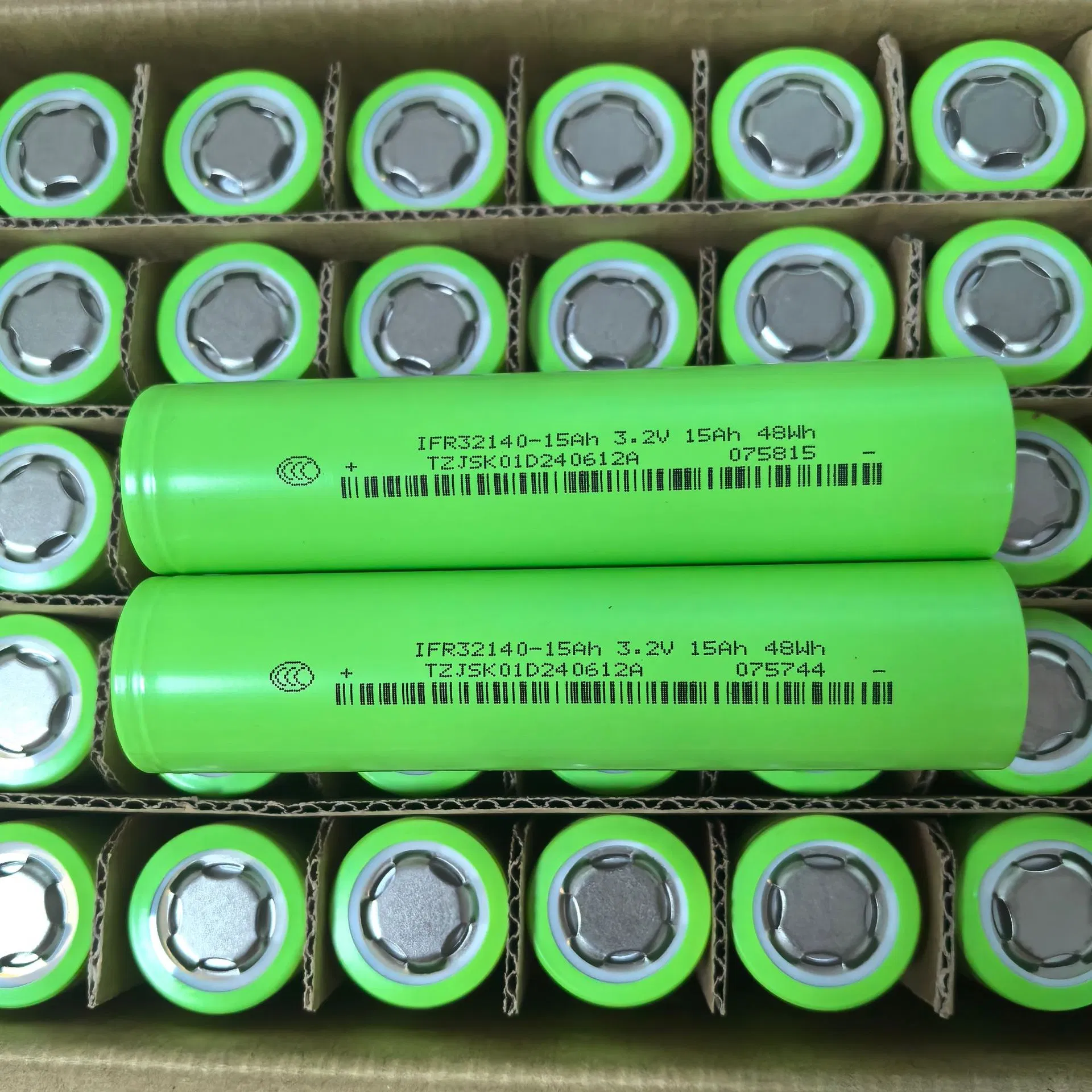 3.2V 15000mAh 32140 15ah LiFePO4 Battery Cell Cylindrical Rechargeable Lithium Iron Phosphate