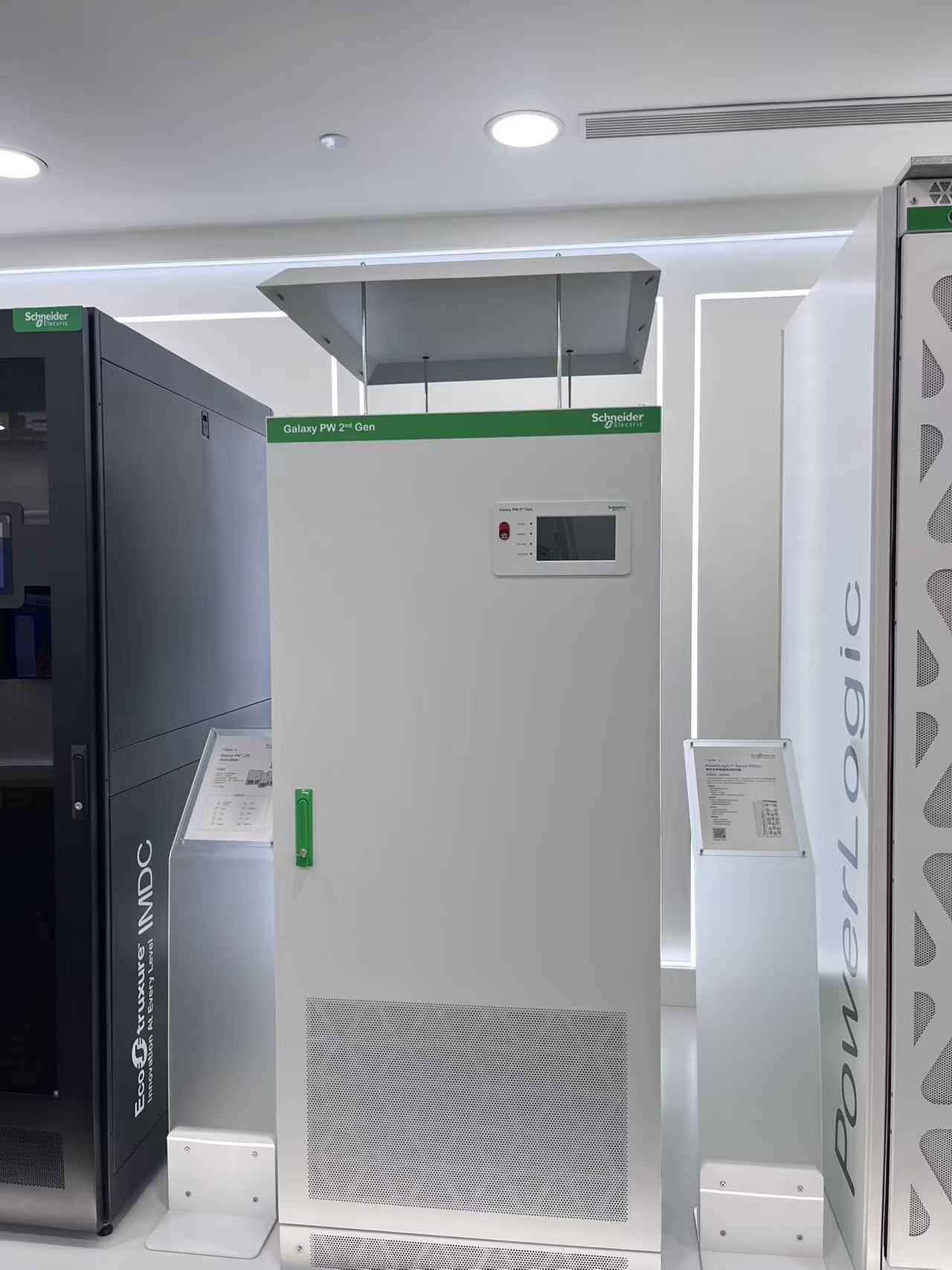 APC Schneider SPM10K UPS Lithium Battery for Computer Server Network Equipment 10KVA/10KW Backup Power