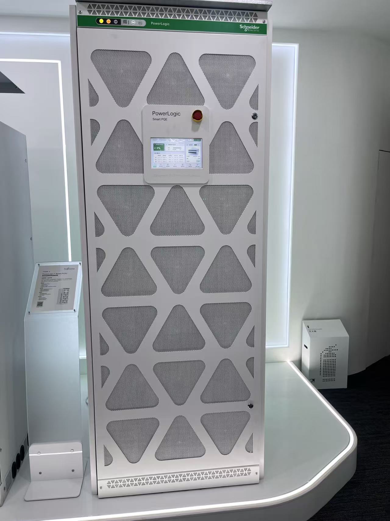 APC Schneider SPM10K UPS Lithium Battery for Computer Server Network Equipment 10KVA/10KW Backup Power