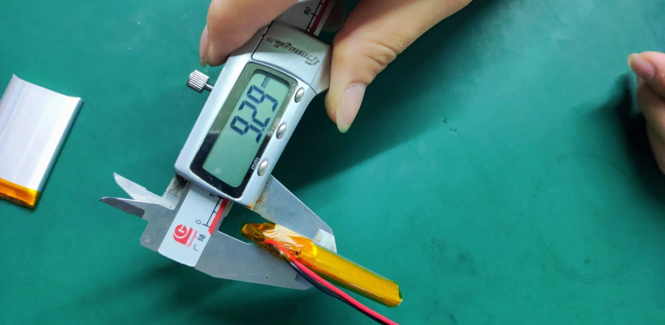Factory Lithium Polymer Battery Lipo Cell 3.7V 103450 2000mAh for Wireless Tracker