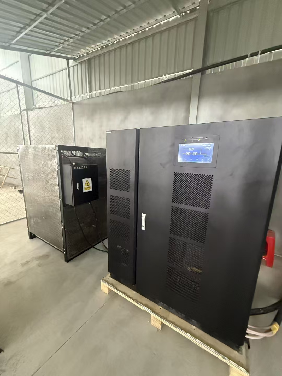 APC Schneider SPM10K UPS Lithium Battery for Computer Server Network Equipment 10KVA/10KW Backup Power