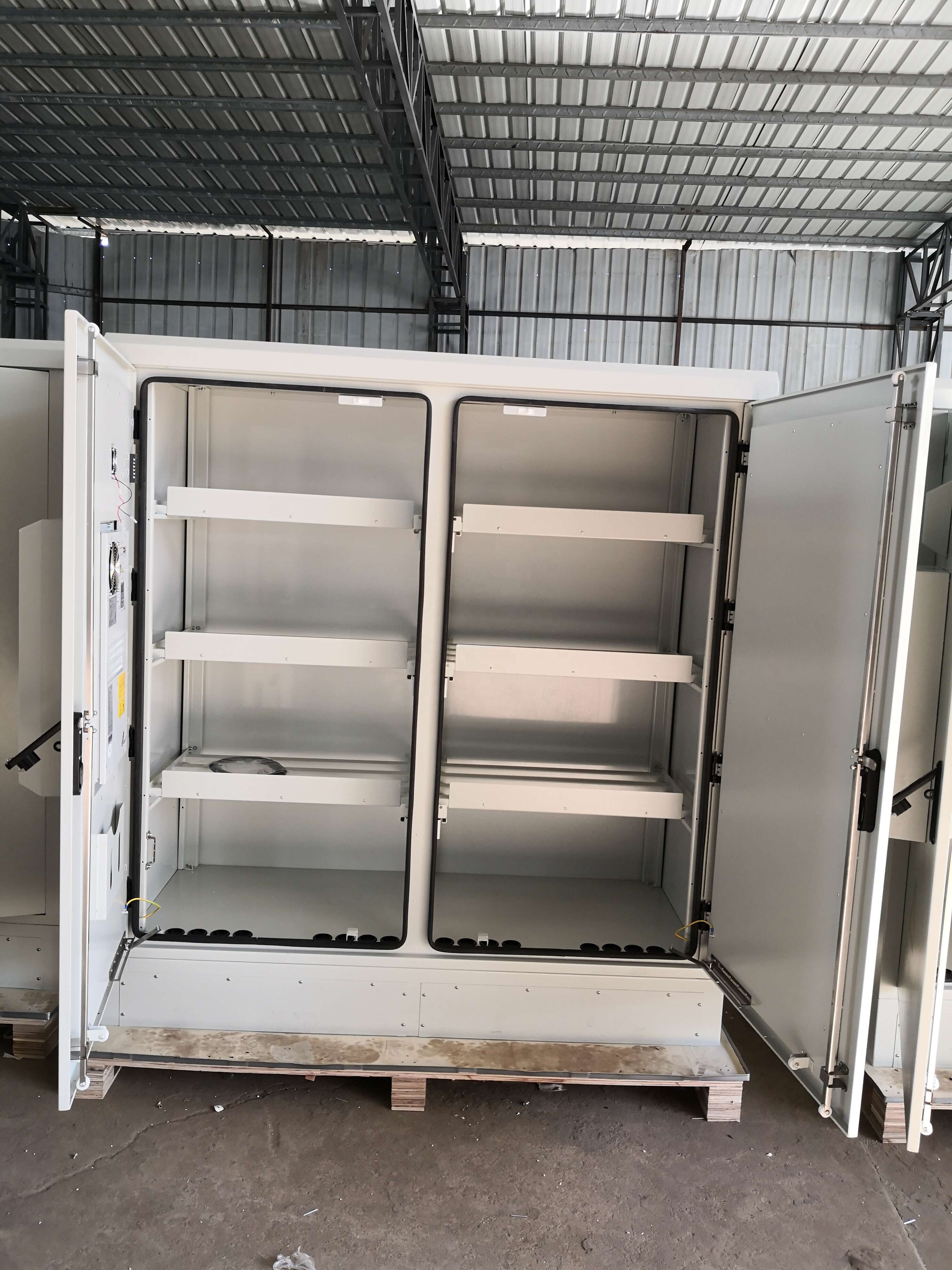 Outdoor Equipment Telecom Enclosure 19 Ip65 48v 150ah Batteries Cabinet Lithium Iron Phosphate Battery Empty Cabinet
