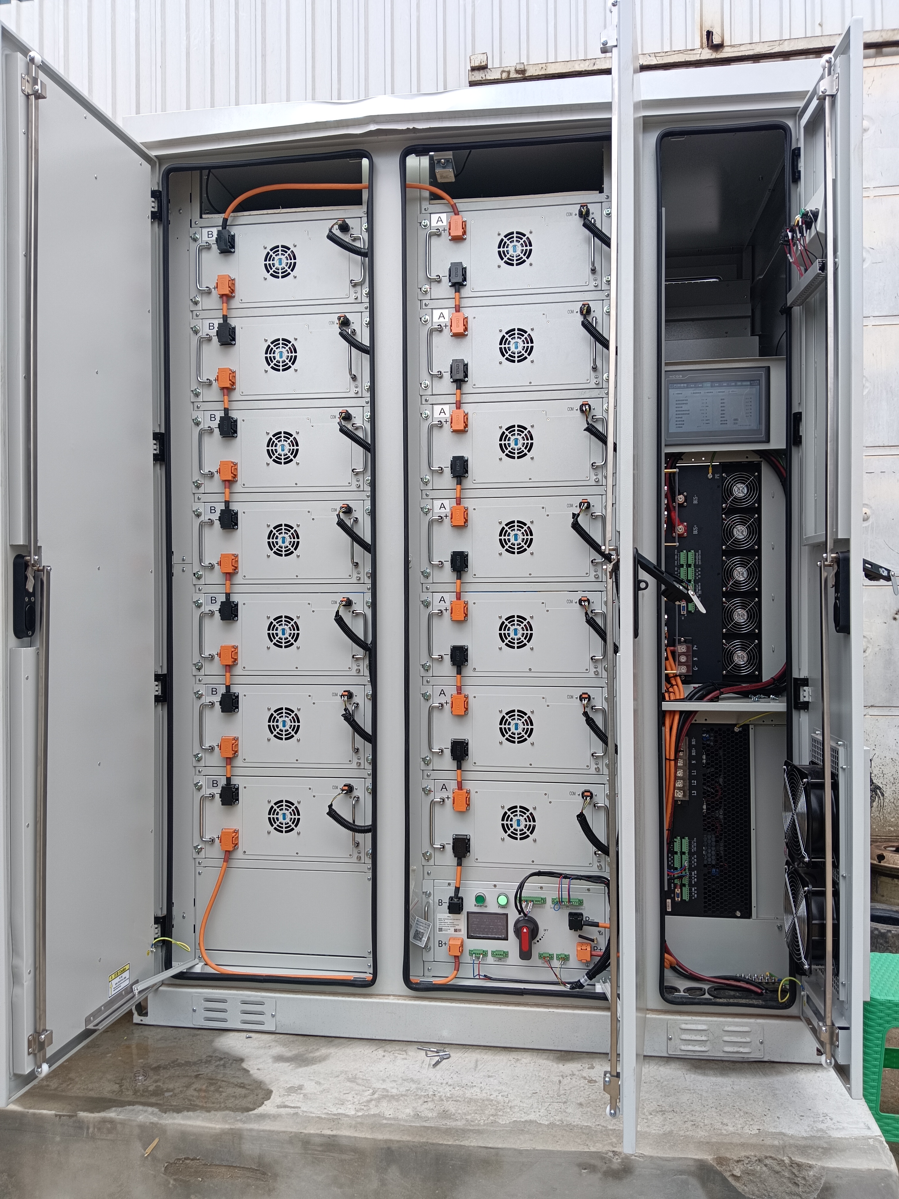 100kWh 215kWh 261kWh Outdoor Cabinet Industrial System Commercial Lifepo4 Battery 372kwh Bess High Voltage Energy Storage Bess