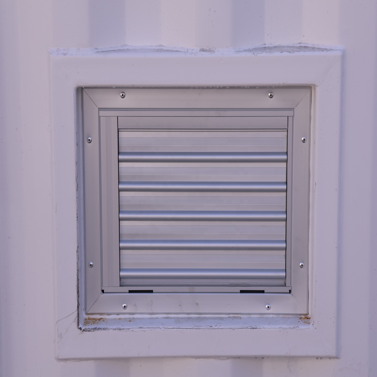Container Data Center Equipped with Lithium Battery 15+ Minutes UPS Backup High Safety for Outdoor Industrial