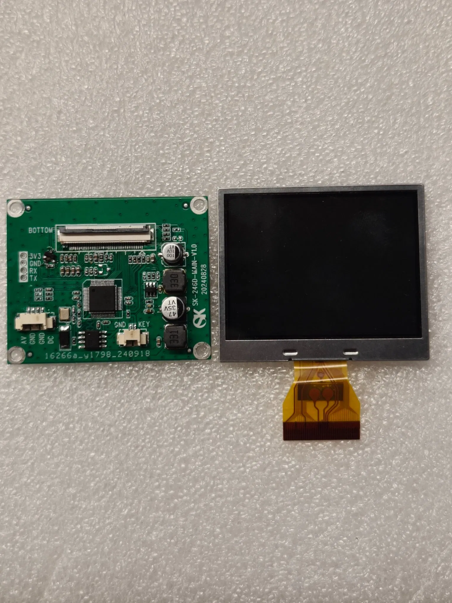 Compact 2.46-Inch TFT LCD Module with AV/CVBS Input for Micro Video Machine Monitor, Industrial Vision &amp; Rear-View Camera Module