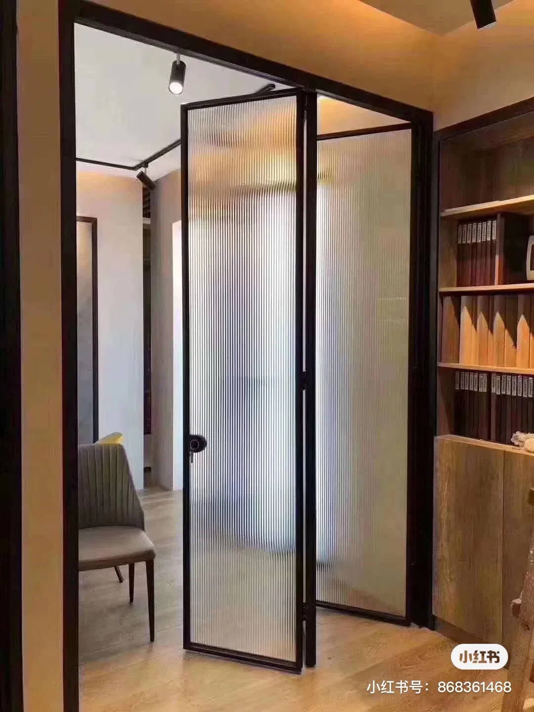 2025hot Sale America Stadard Modern Style PVC Waterproof Bifold Doors Windows Aluminum Interior Balcony Glass Sliding Folding Door