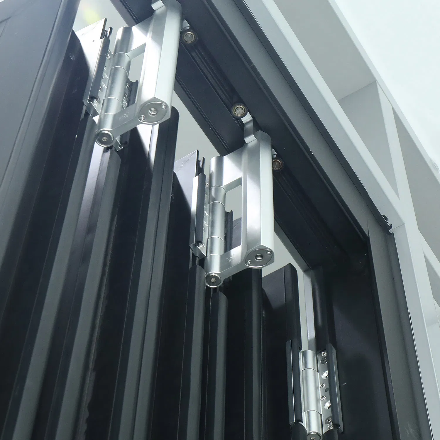 Low-E Double Glazing Aluminium Heavy Duty Bi-Folding Door