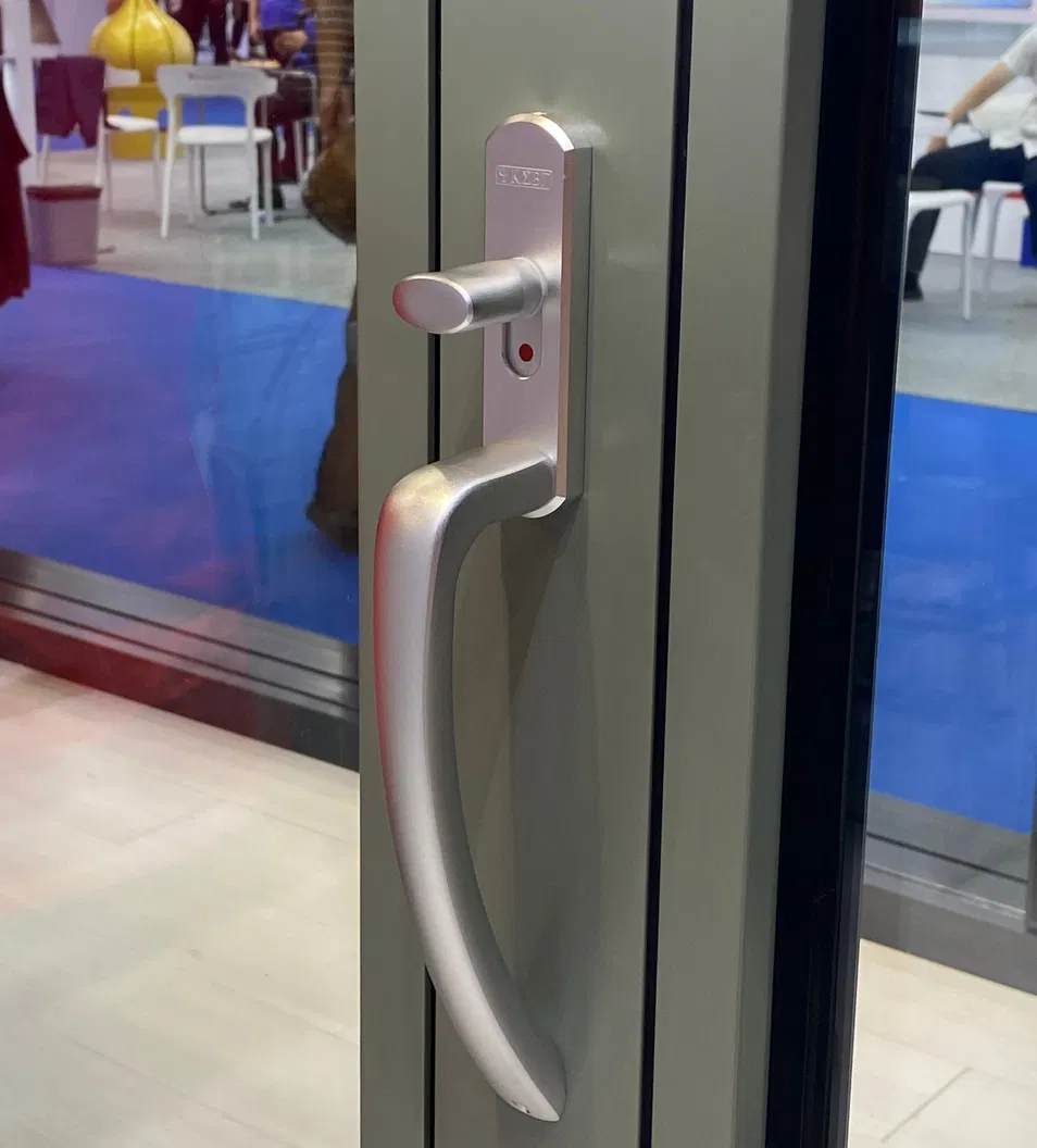 Folding Door Detail 1