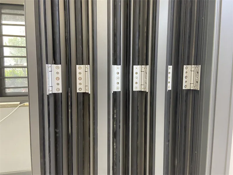 Insulated accordion doors