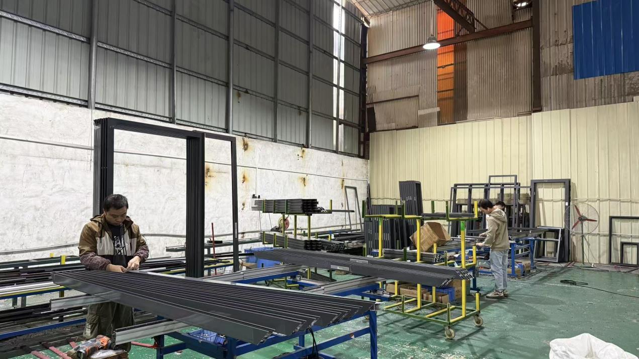 Surface treatment and finishing of aluminum profiles in Envi factory