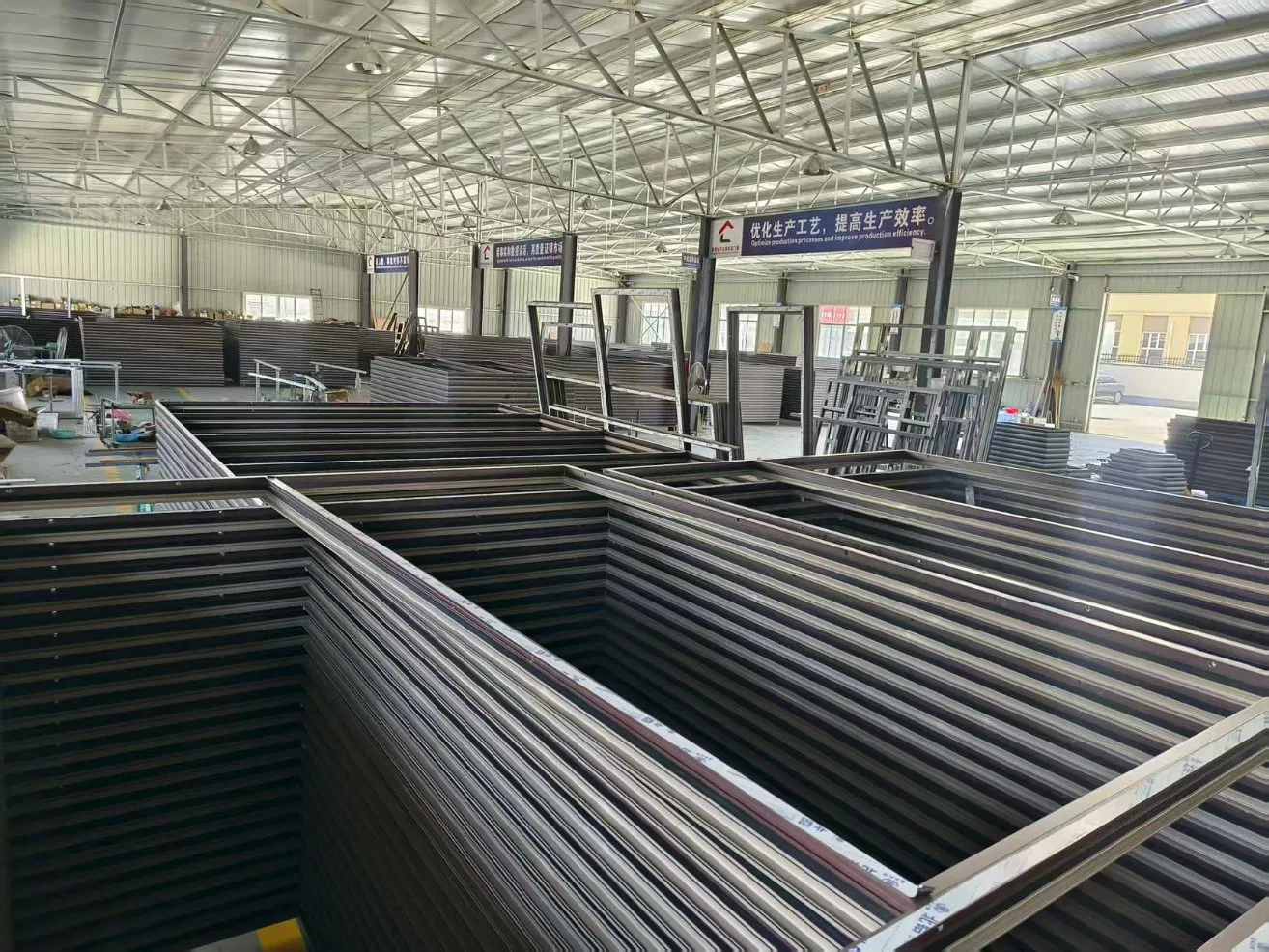 Customized Aluminum Casement Door with Double-Layer Transparent Glass Windows That Can Be Fully Opened