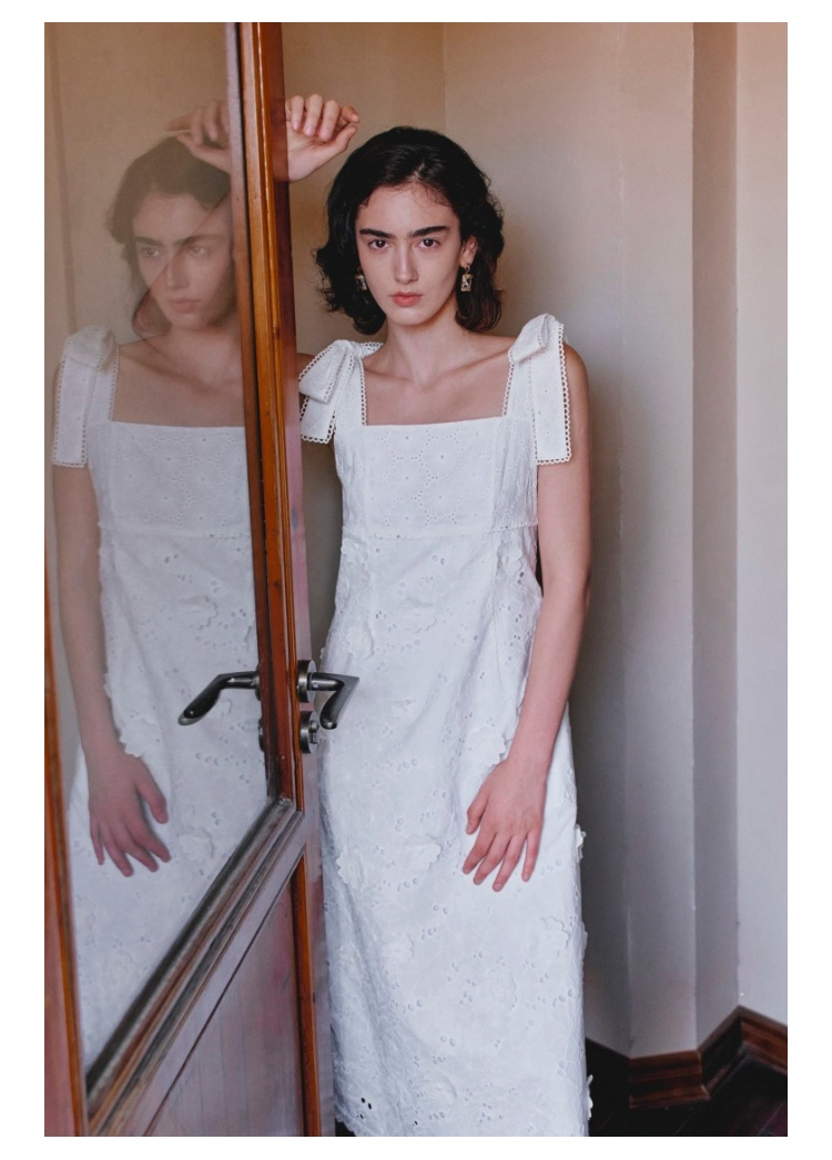 Vestido de Verão Feminino de Lazer Atacado Marca Algodão Bordado Tecido Laço no Ombro Vestido Longo para Uso Casual Diário