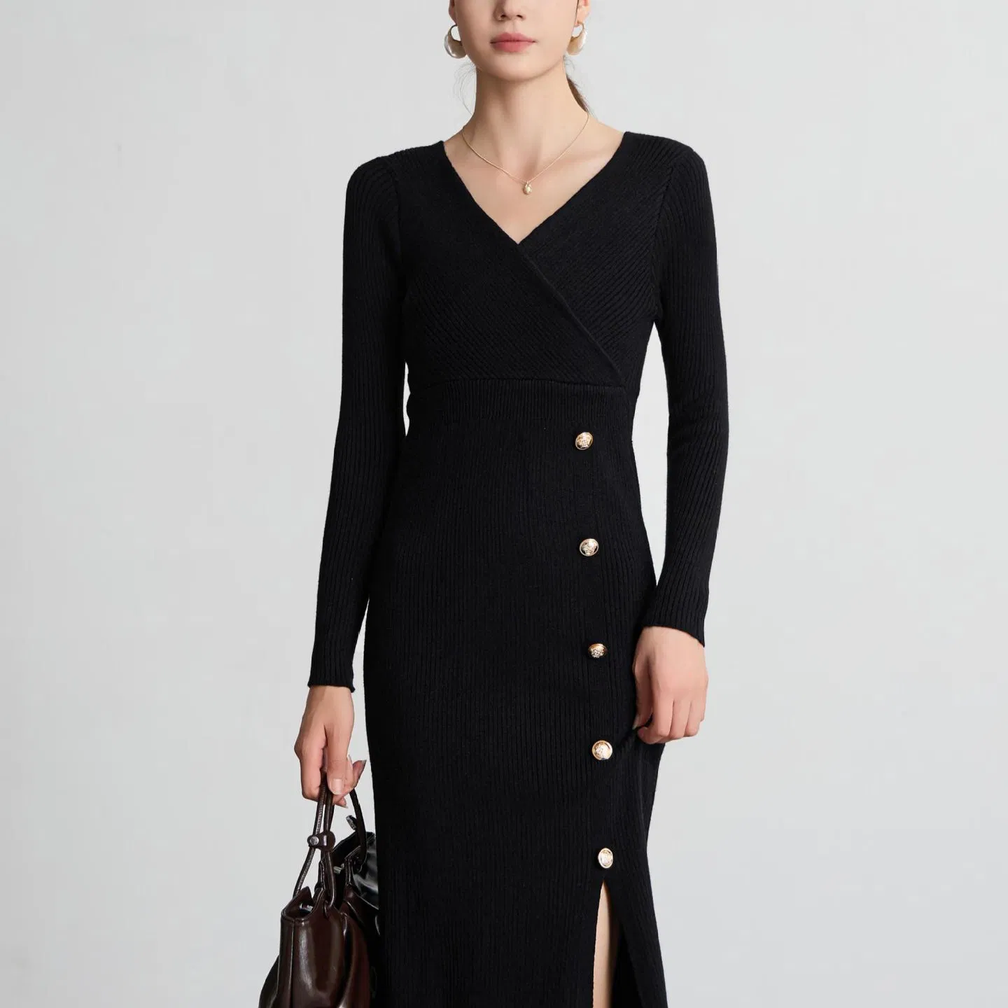 2025 Vestido de Malha Casual Feminino Midi com Cintura Alta, Decote em V, Efeito Emagrecido, Sólido, com Botão, Novo para o Outono Inverno