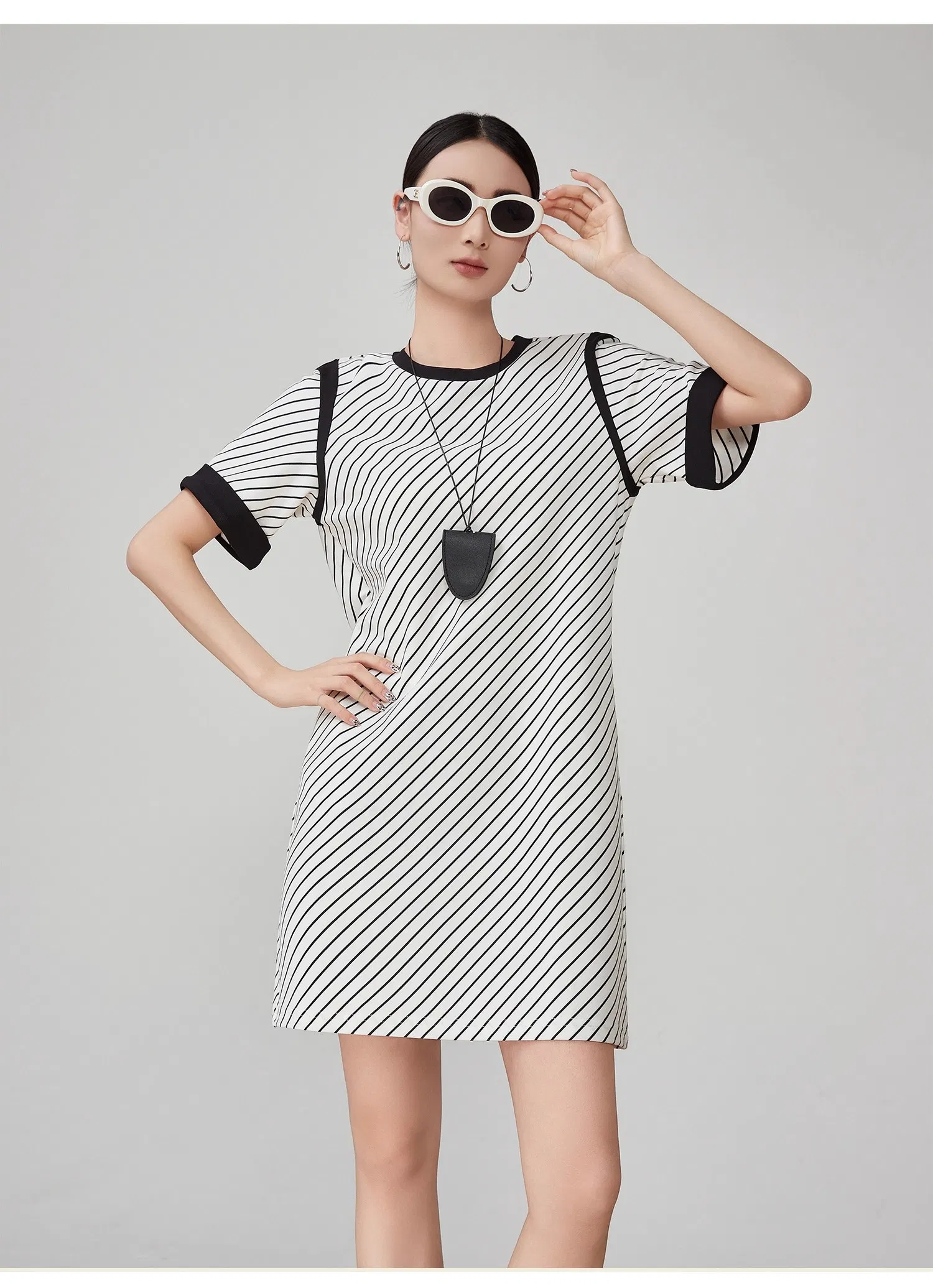 Vestido T-Shirt Listrado de Manga Curta por Atacado para Mulheres Verão Novo Estilo Solto Casual Reto Afinando Vestido Trendy