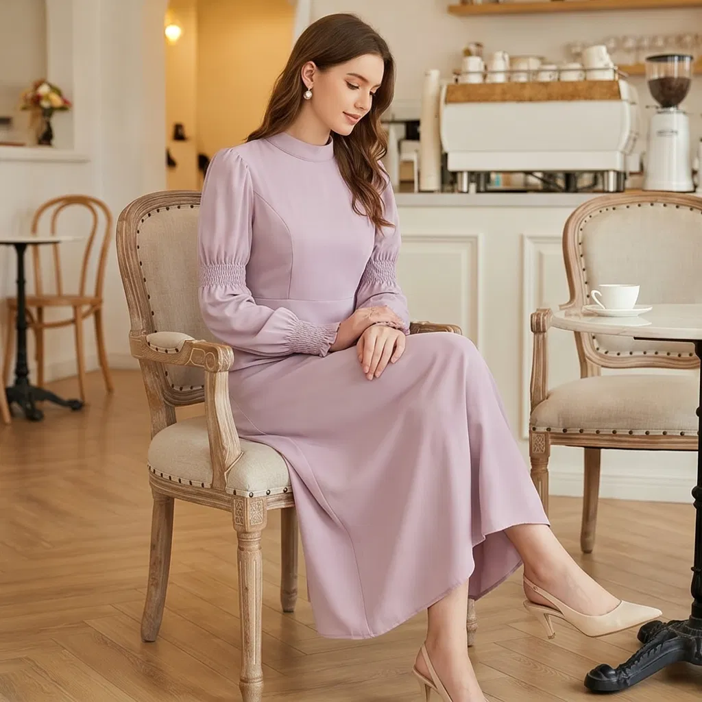 Vestido Midi Casual Elegante Modesto de Cor Sólida com Decote Alto, Mangas Bufantes e Elástico em Lavanda Enfumaçada para Mulheres