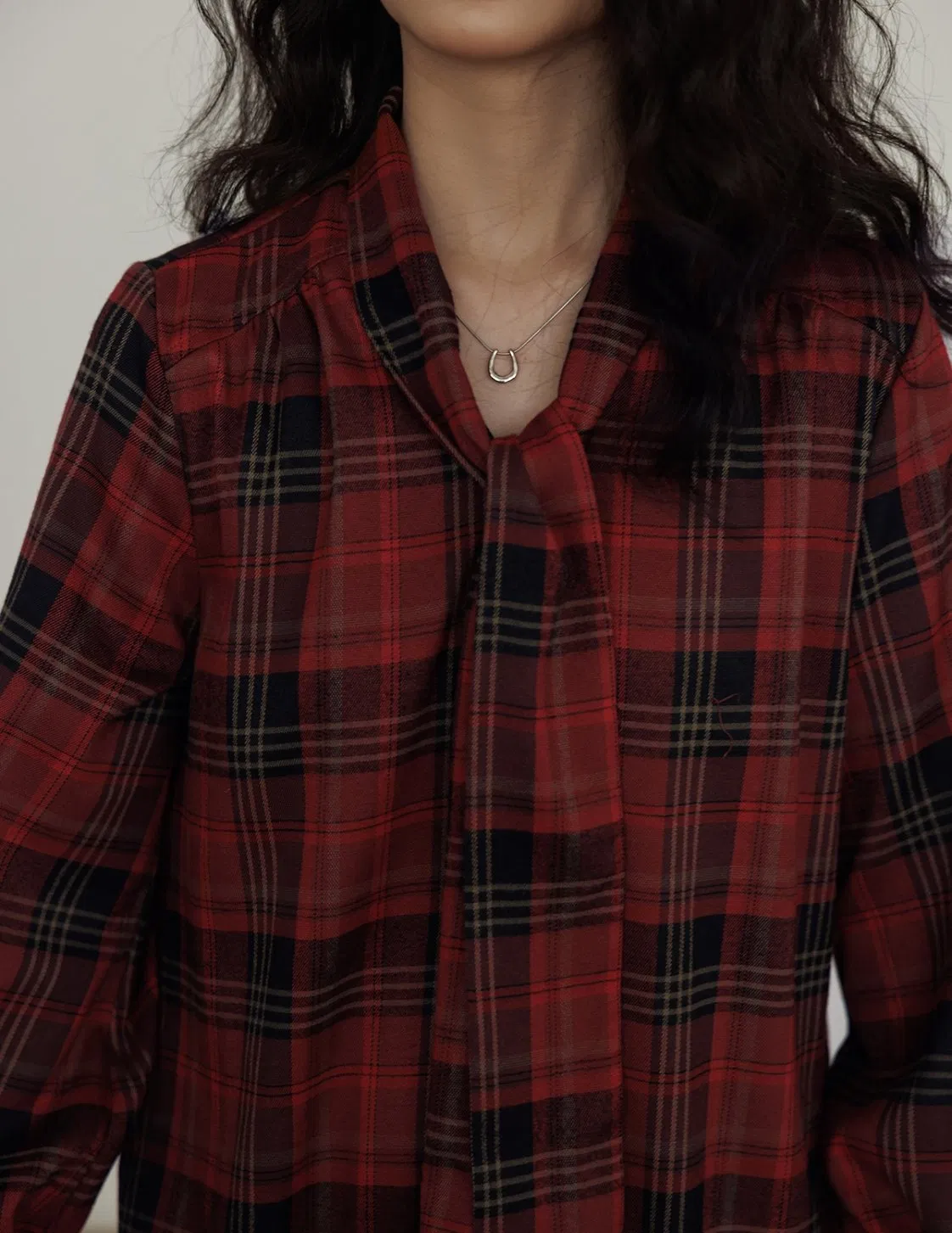 Vestido de Natal Estilo Xadrez Retrô Novo V-Neck Casual e Estiloso para Férias para Mulheres no Outono