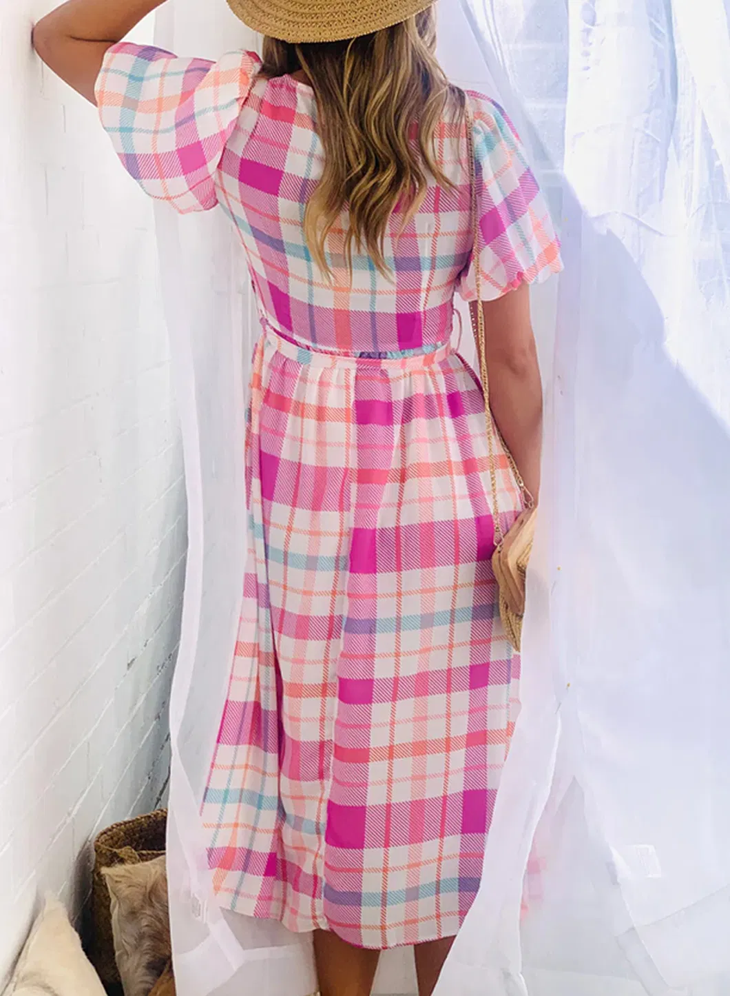 Vestido Casual com Cinto Rosa e Branco