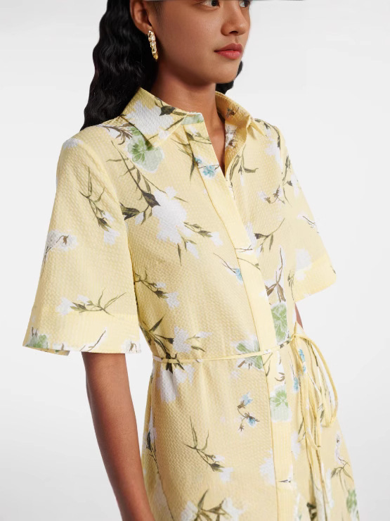 Vestido Midi Camisa Floral Amarelo para Mulheres com Mangas Curtas e Cinto Amarrado Casual para o Verão